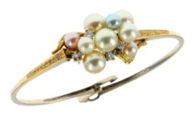 Armreif 15,37g 585/- Gelbgold und Weißgold mit 15 Diamanten zus. ca. 0,40 ct. und Perlen