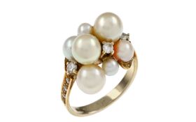 Ring 7,75g 585/- Gelbgold mit 16 Diamanten zus. ca. 0,52 ct. und Perlen, Ringgröße ca. 57,5