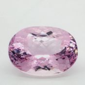 Kunzit 16.13 ct.. Laenge 17.87 mm. Breite 13.10 mm. 9.67 mm