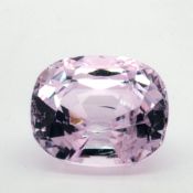 Kunzit. 26.81 ct.. Laenge 18.59 mm. Breite 15.63 mm. Hoehe 12.40 mm