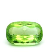 Peridot zu 7.25 ct.. Laenge 14.24 mm. Breite 9.62 mm. Hoehe 6.42 mm