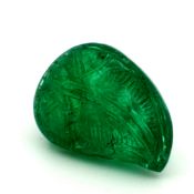 Smaragd 5.80 ct.. Laenge 15.23 mm. Breite 10.31 mm. Hoehe 5.71 mm
