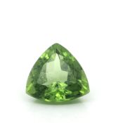 Peridot zu 5.85 ct.. Laenge 11.87 mm. Breite 11.47 mm. Hoehe 7.03 mm