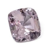 Kunzit. 21.65 ct.. Laenge ca. 16.38 mm. Breite ca. 15.66 mm. Hoehe ca.11.63 mm