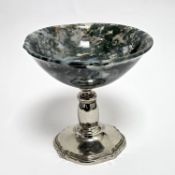 Farbstein Schale auf Staender 542.53 g Masse ca. 15x15x14.50 cm