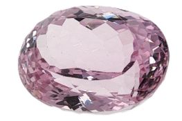 Kunzit 24.38 ct.. ca. 19.98 x 15.15 x 10.96 mm