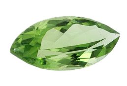 Tsavorith 0.93 ct.. Laenge ca. 8.15 mm x Breite ca. 5.43 mm x Hoehe ca. 2.96 mm mit Zertifikat