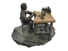 Farbstein Figur Schleifer. Laenge ca. 23 cm x Breite ca. 17 cm x 16 cm mit Zertifikat