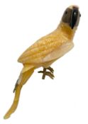 Edelstein Figur Papagei ca. 585.10 gr Hoehe: ca. 6 cm Breite: ca 9 cm Laenge: ca. 24 cm