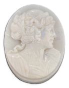Opal Gemme Handgravur 22.29 ct.. Laenge ca. 28 mm x Breite ca. 22 mm x Hoehe ca. 5.39 mm