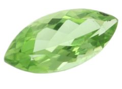 Peridot zu 8.77 ct.. Laenge 20.73 mm. Breite 10.03 mm. Hoehe 6.60 mm