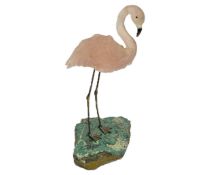 Farbstein Flamingo 629.60 g. Masse ca. 13x11.50x21.50 cm