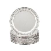 Suite de 13 dessous de verre festonnés en argent 800 Jezler, diam. 10 cm, 650g Provenance: Chât