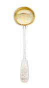 Louche en argent, par Khlebnikov, Kokoshnik 84 Moscou, HJS initiales manche, long. 32 cm, 315g