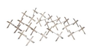 Suite de 12 porte-couteaux en métal argenté, XXe s., en forme de branches de bois, long. 7,5 cm