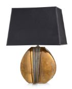 Lampe de salon par Esa Fedrigolli (né en 1950), édition Esart, en bronze à patine dorée, signé, abat