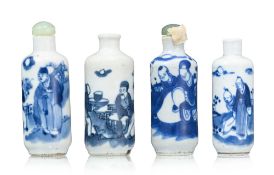 Ensemble de 4 flacons à priser en porcelaine, Chine, XIX-XXe s.: tous au décor en bleu de personnage