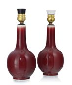 Paire de vases en céramique à glaçure sang de bœuf, Chine, XXe s., montés en lampe (non percés), h.