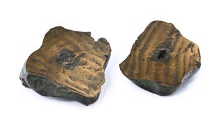 Lucio Fontana (1899-1968), "Concetto Spaziale, Natura", 1968, 2 sculptures en bronze à patine dorée