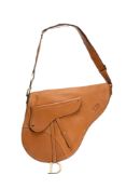 Christian Dior, sac Saddle messenger en cuir grainé fauve, 33x36 cm