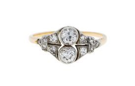 Bague XIXe s., 2 ors 750 sertie de diamants taille ancienne épaulés de diamants taille 8/8, doigt 53