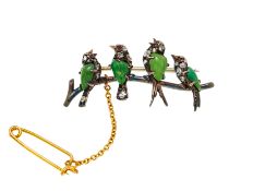 Broche XIXe s., or et argent représentant des oisillons sur une branche, sertis de turquoises, de di