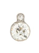 Pendentif 2 ors 585 serti de diamants taille ancienne dont un plus important (env. 0.70 ct), h. 0.8