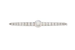 Broche barrette Art Déco or gris 750 sertie de diamants taille ancienne, long. 5.7 cm, 5g