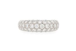 Cartier, bague jonc or gris 750 pavée de diamants taille brillant, signée, numérotée TT8295, doigt 4