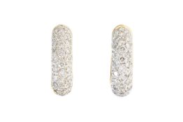 Paire de créoles 2 ors 750 serties de diamants taille brillant, h. 1.4 cm