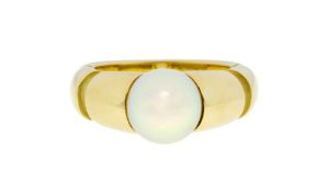Mauboussin, bague or 750 poli et sablé ornée d'une perle de culture blanche, signée, numérotée P2074