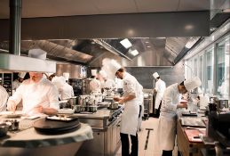 Immersion en cuisine au Restaurant de l’Hôtel de Ville de Crissier pour 2 personnes Vivez une imme