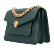 Bvlgari, sac Serpenti Forever Maxi, en cuir vert émeraude avec fermoir emblématique en tête de serpe