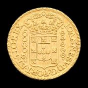 Brésil, João V (1724-1750), 20.000 reis en or, 1726, Minas Gerais, tranche feuillagée, diam. 3,8 cm,
