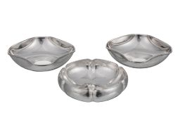 Dior. Ensemble de 3 coupelles en métal argenté, 2 modèles, signés, diam. 9,5 et 10,5 cm