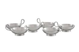 WMF. Suite de 6 tasses en métal argenté, XXe s., h. 3,5 cm, diam. 9 cm