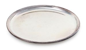 Puiforcat. Plat rond de service en métal argenté, France, fin XXe s., uni, diam. 35,5 cm