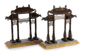 2 païfang ou pailou (portiques) en argent et filigrane, Chine, XXe s., chacun orné de rinceaux de fl