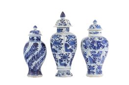 Ensemble de 3 petits vases couverts en porcelaine, Chine, ca 1690: tous provenant du "Vung Tau Cargo