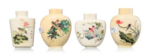 Ensemble de 4 flacons à priser en ivoire avec rehauts de polychromie, Chine, première moitié du XXe