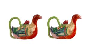2 verseuses en porcelaine en forme de canard, Chine, dynastie Qing, prise en forme de lotus, l. 19,5