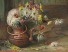 Aurèle René Barraud (1903-1969), Bouquet de chrysanthèmes et théière en cuivre, huile sur toile, sig