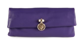 Bulgari, pochette à rabat Monete en cuir indigo, fermoir Bvlgari avec pièce moderne, intérieur turqu