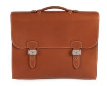 Hermès, sac à dépêches Cartable en cuir Barénia naturel, année 2003, piqué sellier blanc, à 3 souffl