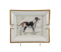 HERMÈS. Vide-poche cendrier en porcelaine, Paris, à décor de chien, 19,2x15,5 cm