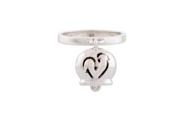 Chantecler, bague or gris 750 retenant une clochette ajourée, le battant serti d'un diamant taille b
