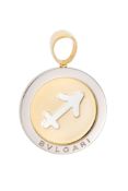 Bulgari, pendentif or 750 et acier ajouré du symbole du sagittaire, signé, h. 4.3 cm, 13g, pochette