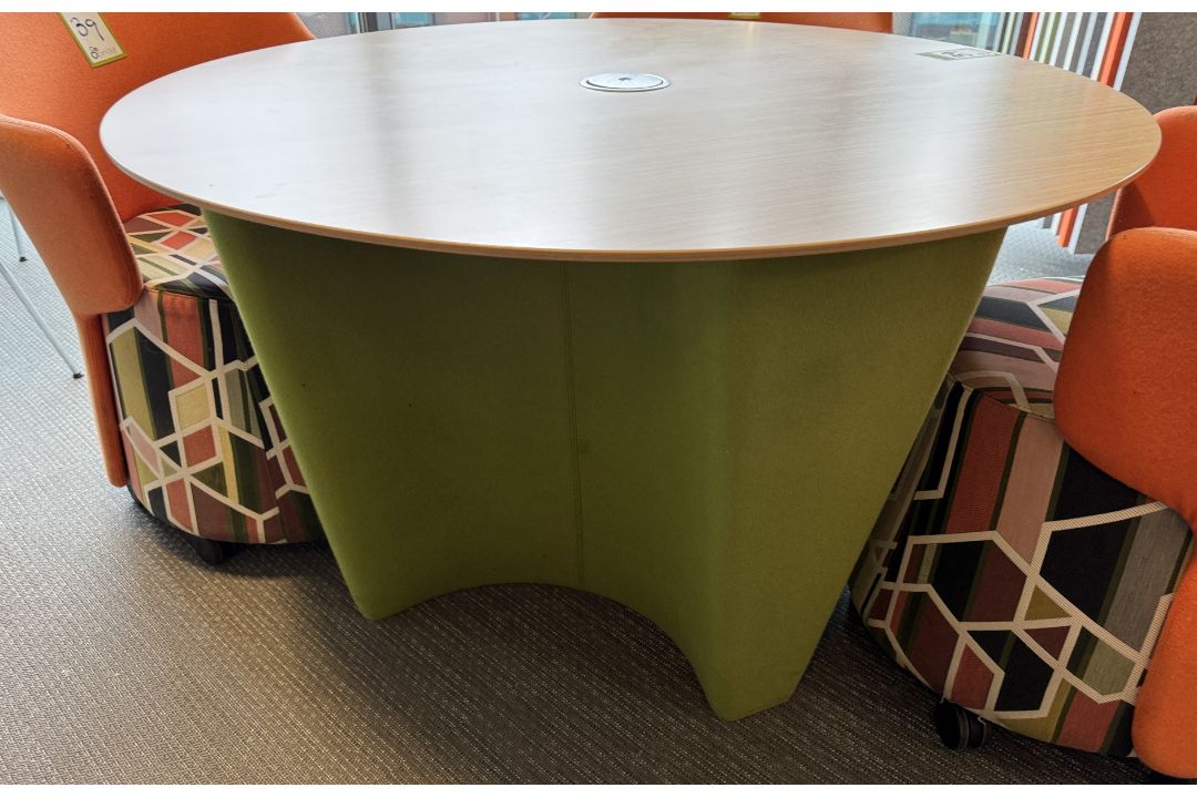 Beech effect circular Meeting Table, 1200mm diameter x 700mm, with upholstered base and 4 - Image 3 of 6