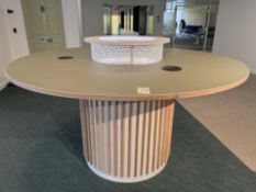 Circular high Meeting Pod, 2000mm diameter x 1040mm, with central light source and cable