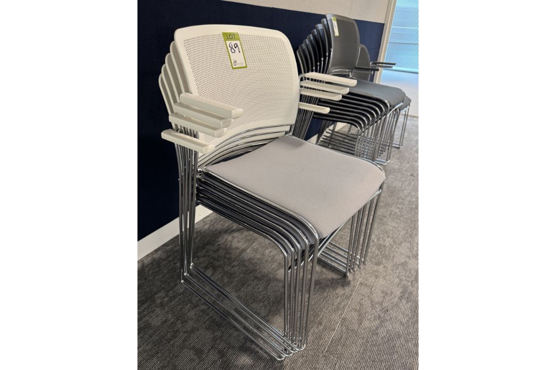 4 Boss Starr Chairs, with arms, grey base, white back (location in building: sixth floor room - Image 2 of 3